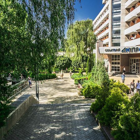 Отель Sanatorium Elite Dnipro Трускавец Экстерьер фото