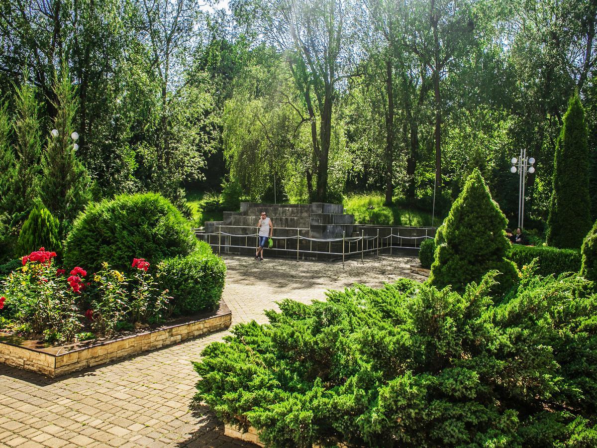 Отель Sanatorium Elite Dnipro Трускавец Экстерьер фото