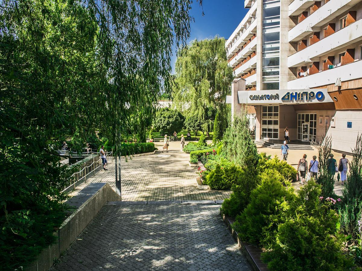 Отель Sanatorium Elite Dnipro Трускавец Экстерьер фото