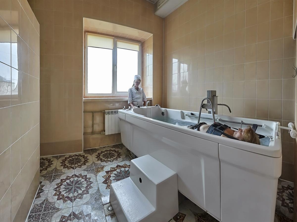 Отель Sanatorium Elite Dnipro Трускавец Экстерьер фото