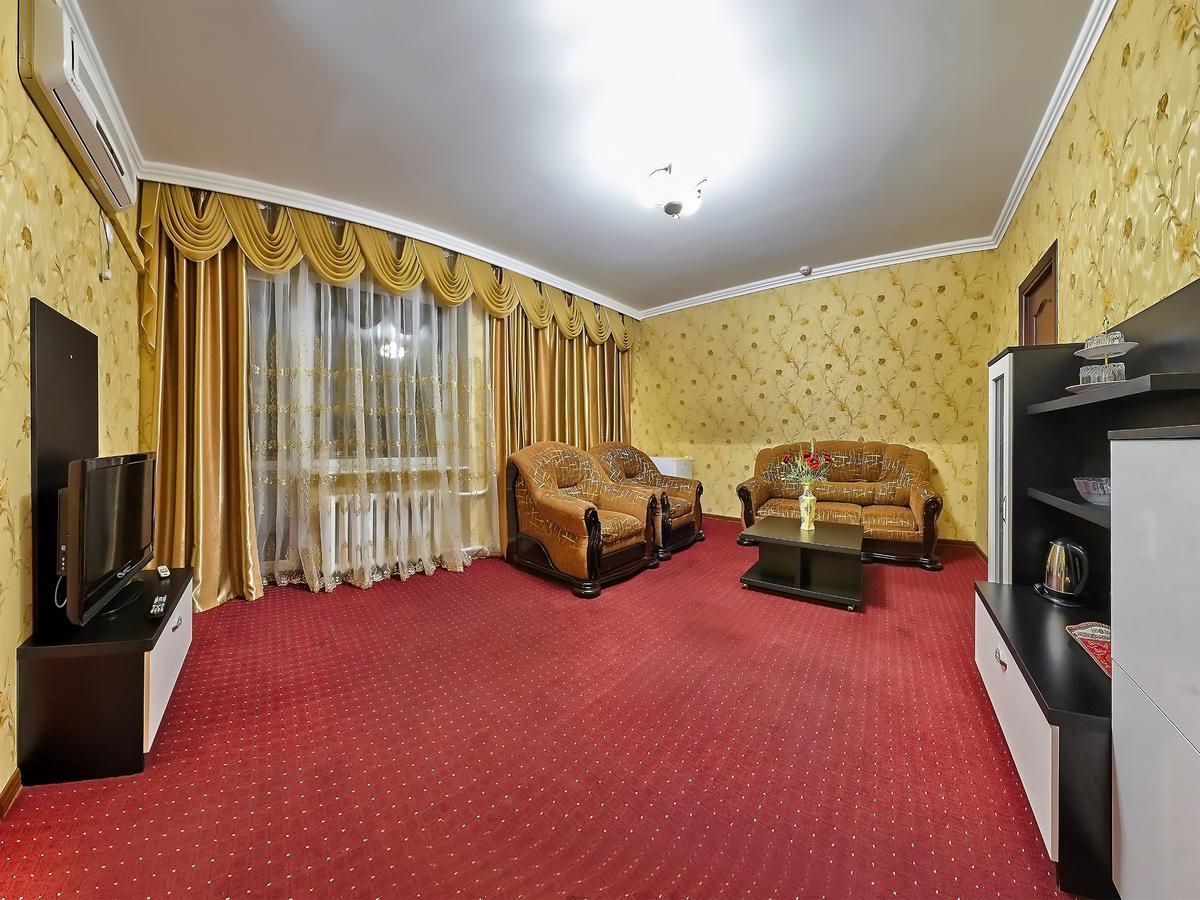 Отель Sanatorium Elite Dnipro Трускавец Экстерьер фото