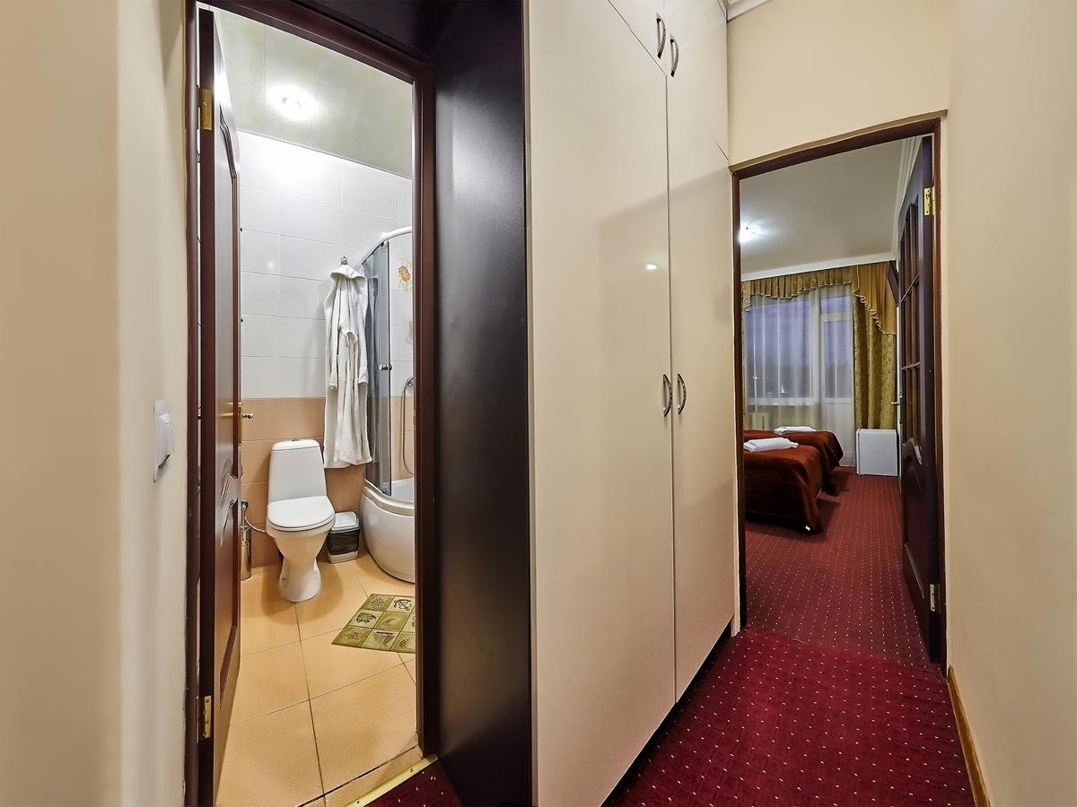 Отель Sanatorium Elite Dnipro Трускавец Экстерьер фото